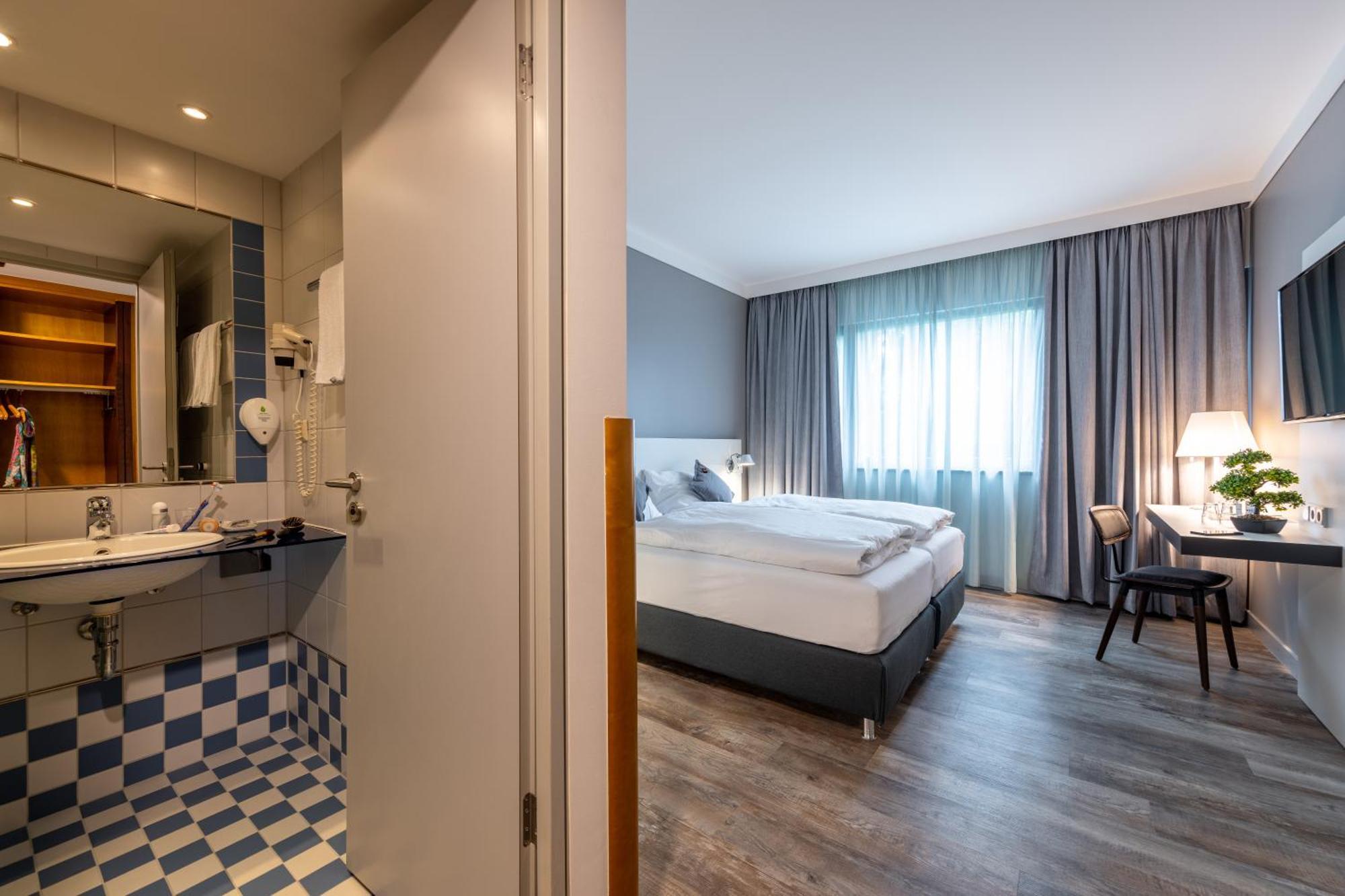 Hotel Leipheim Sued Esterno foto