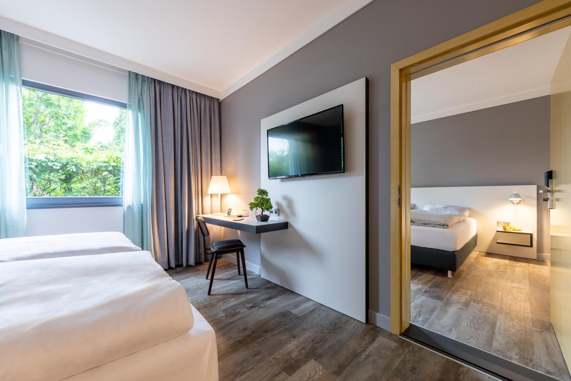Hotel Leipheim Sued Esterno foto