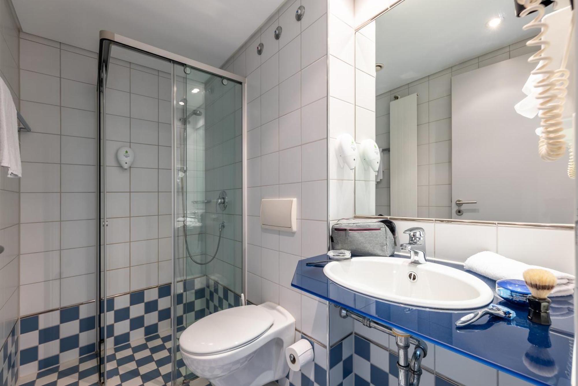 Hotel Leipheim Sued Esterno foto