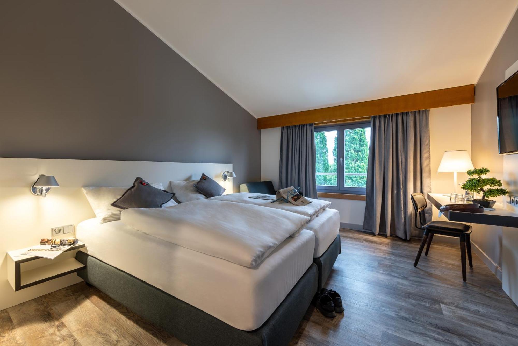 Hotel Leipheim Sued Esterno foto
