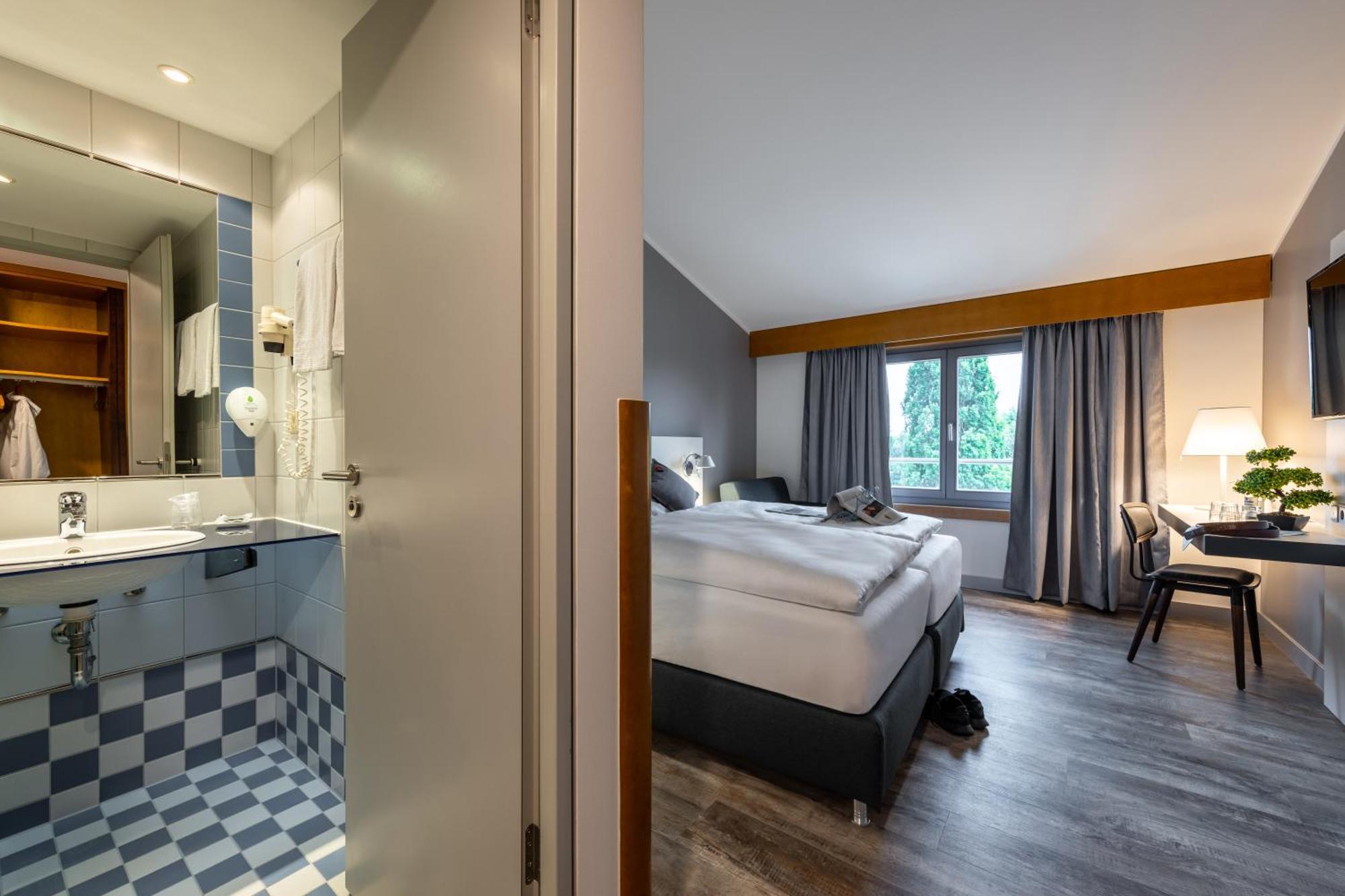 Hotel Leipheim Sued Esterno foto
